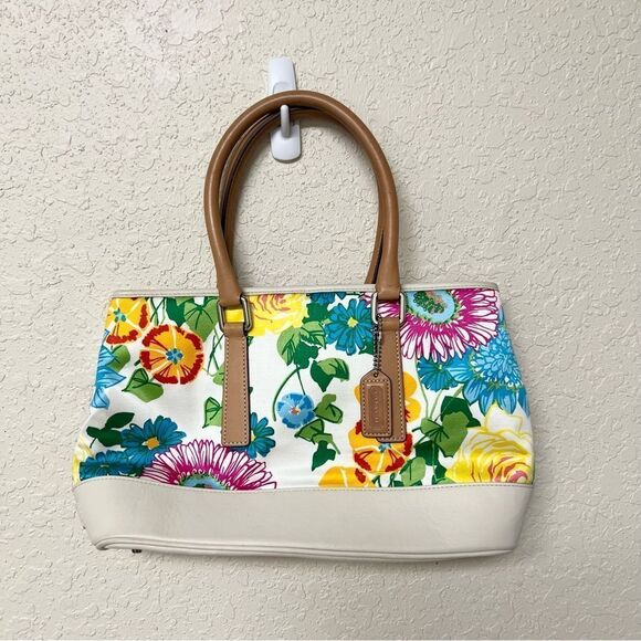 Vintage Coach Hamptons Floral Tote 7746 Printed Canvas and Vachetta 2002 - Picture 1 of 11